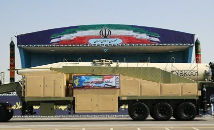 Баллистическая ракета Khorramshahr-4 на параде в 2017 году
