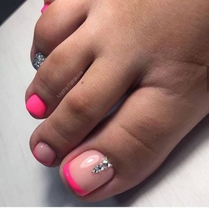 Тренды педикюра 2023 - фото