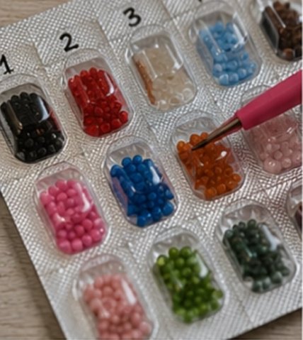 В блистерах можно хранить мелкий бисер и стразы