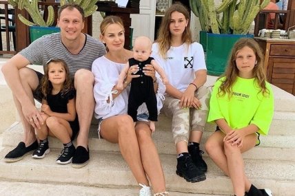 Андрей Пятов жена Юлия и дети