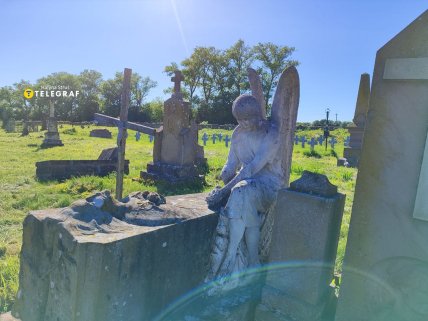 польское кладбище в Струсове фото