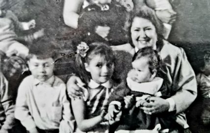 евгения леонидовна стоянова мать юрия стоянова