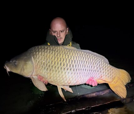 Віктор Вацко впіймав величезного коропа