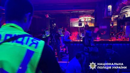 Проверки полиции в столичном клубе "Dark Room"