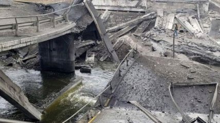 Гостомельский мост после подрыва украинскими саперами. Фото tyzhden.ua