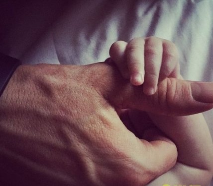 Райан Рейнольдс и Блейк Лайвли похвастались первым снимком дочери