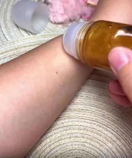 Собранный дезодорант теперь красит кожу