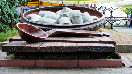 Памятник полтавским галушкам