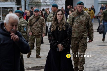 Десятки людей прийшли віддати останню шану /Ян Доброносов, "Телеграф"