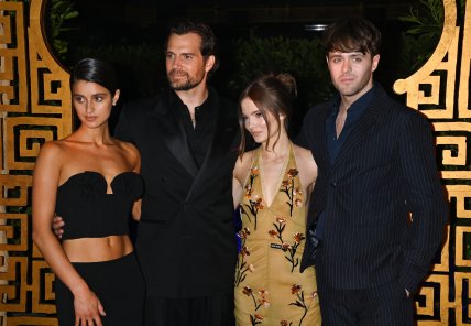 Генри Кавилл, Фрейя Аллан, Аня Чалотра и Джои Бэти