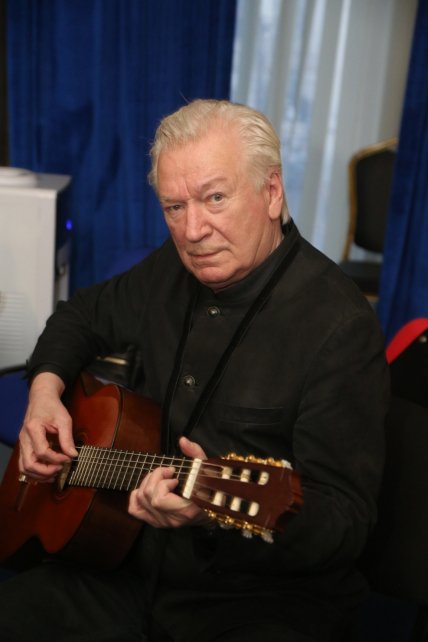 Аристарх Ливанов, что говорит о войне