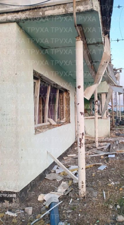 Разрушения на вокзале в Синельниково после атаки БПЛА 10 августа 2025