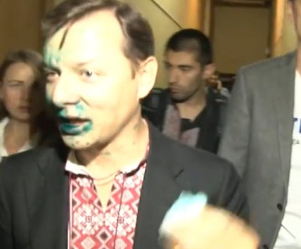 Олега Ляшка облили зеленкою