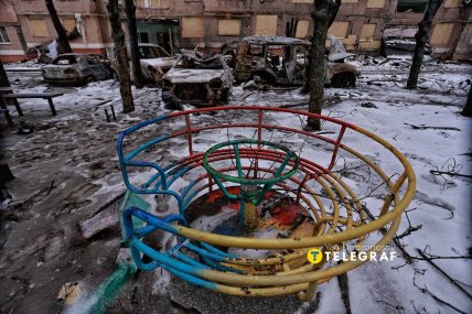 Згорівші автомобілі жителів