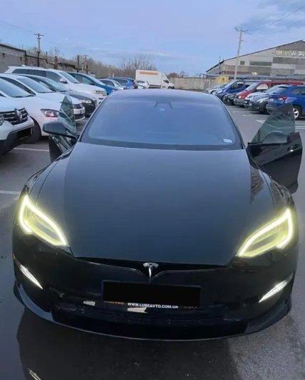 Tesla Model S Украина