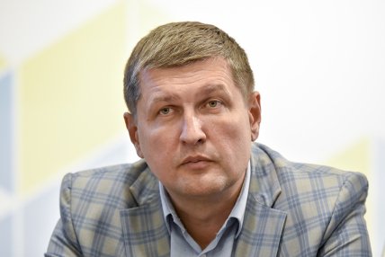 Игорь Попов