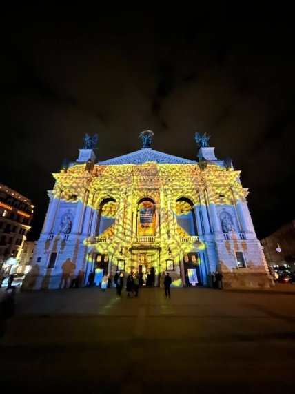 Проекционное шоу во Львове оперный