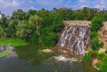 В Украине летом начинается цветение рек