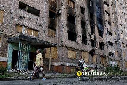 Місцеві жителі намагаються жити попри всі небезпеки
