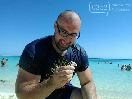 Артур Олейник