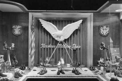 Магазин Florsheim в военное время, 1943 год