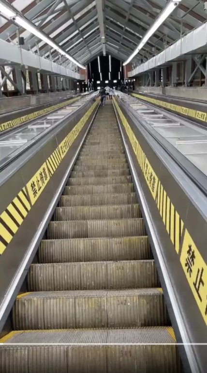 Ескалатор на станції Хун'яньцунь