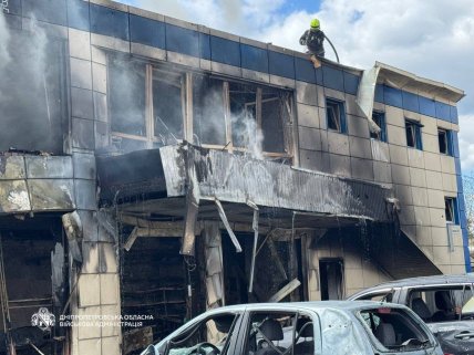Consequences of Russia's strike on Dnipro - A store burned down