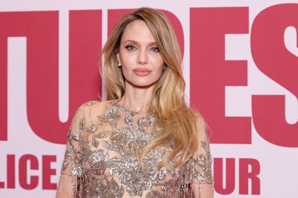 Анджелина Джоли