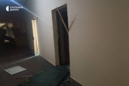 Пошкоджена будівля редакції Суспільного та Українського радіо у Дніпрі