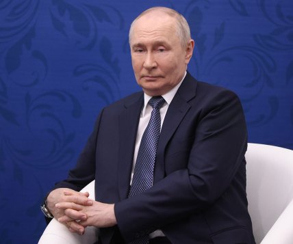 Володимир Путін з годинником на руці
