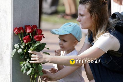 В Деснянском районе открыли Аллею Героев