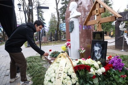 Александр Ширвиндт могила