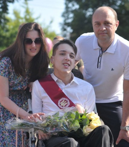 Папа и мама стали большой опорой для Володи Дорощука