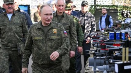 Путин в военной форме