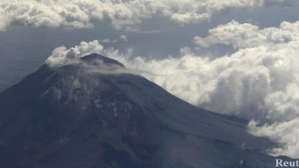 На Камчатке - извержение 3 вулканов одновременно