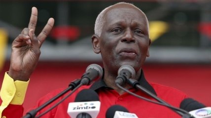 Жозе Эдуарду душ Сантуш официально объявлен президентом Анголы 