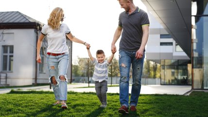 Догляд за газоном має бути своєчасним