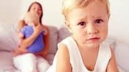 Девочки начинают ревновать в три месяца