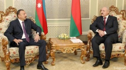 Лукашенко наградил президента Азербайджана орденом Дружбы народов