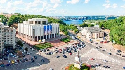 Украинский дом возобновляет деятельность, приглашая на выставку