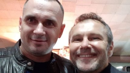 Сенцов и Вакарчук посетили премьеру "Захара Беркута" (Фото)
