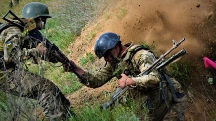 С начала суток боевики на Донбассе семь раз обстреляли позиции ООС
