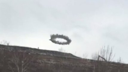 Черное кольцо в небе над свалкой в Подмосковье