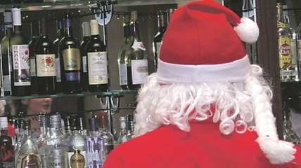 Спиртне в Україні подорожчає: за скільки можна встигнути купити алкоголь на Новий рік