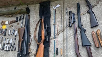 У жителя Днепра обнаружили арсенал оружия (Видео)