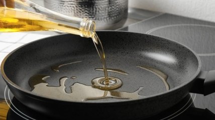 Наливаем растительное масло просто!