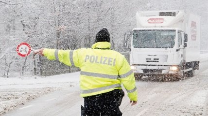 Снегопады в Германии привели к многочисленным ДТП и закрытию аэропортов