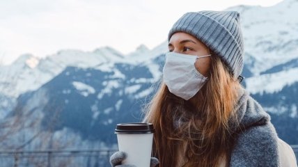 Ношение маски на улице зимой увеличивает шансы заболеть