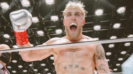 Звезда YouTube брутально нокаутировал экс-чемпиона в ММА (видео)