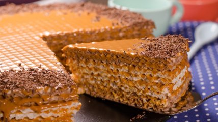 Вафельный торт со сгущенкой